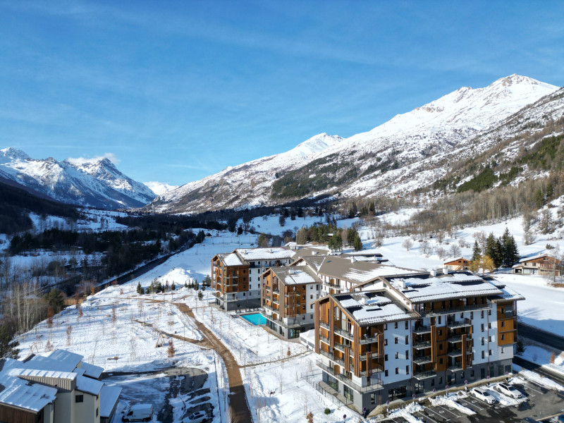 residence-club-le-serra-neva-vue-aerienne-serre-chevalier