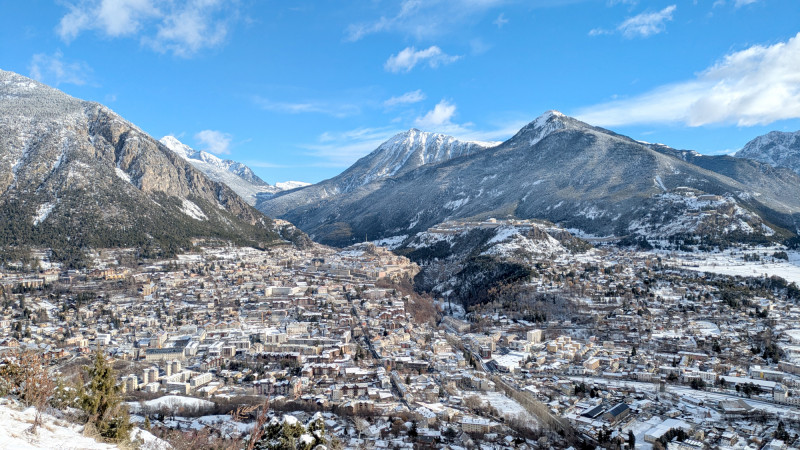 sortie-raquettes-vue-briancon-serre-chevalier-9835869 sortie-raquettes-vue-briancon-serre-chevalier-9835869