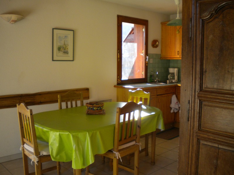 table-682501