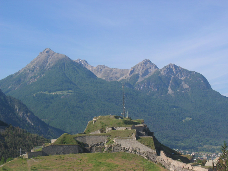 vue-champs-de-mars-fort-du-chateau-briancon