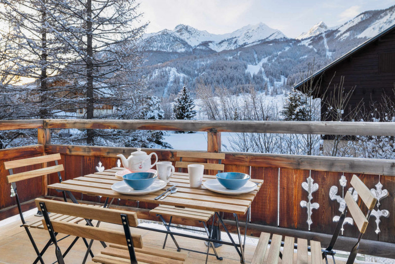 vue-exterieure-balcon-hiver-serre-chevalier