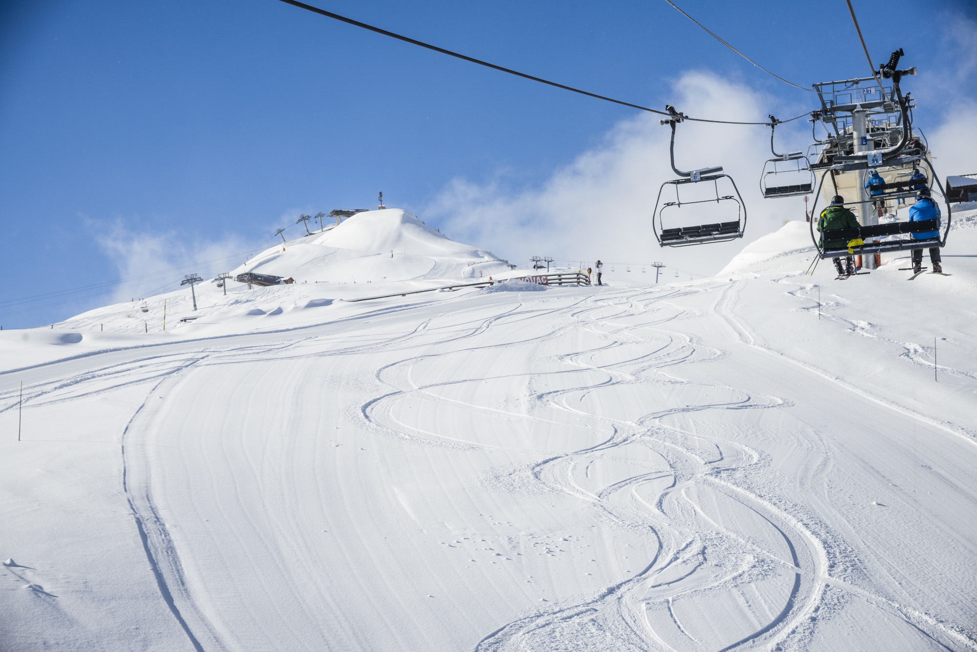 paysage-telesiege-domaine-skiable-serre-chevalier-luka-leroy