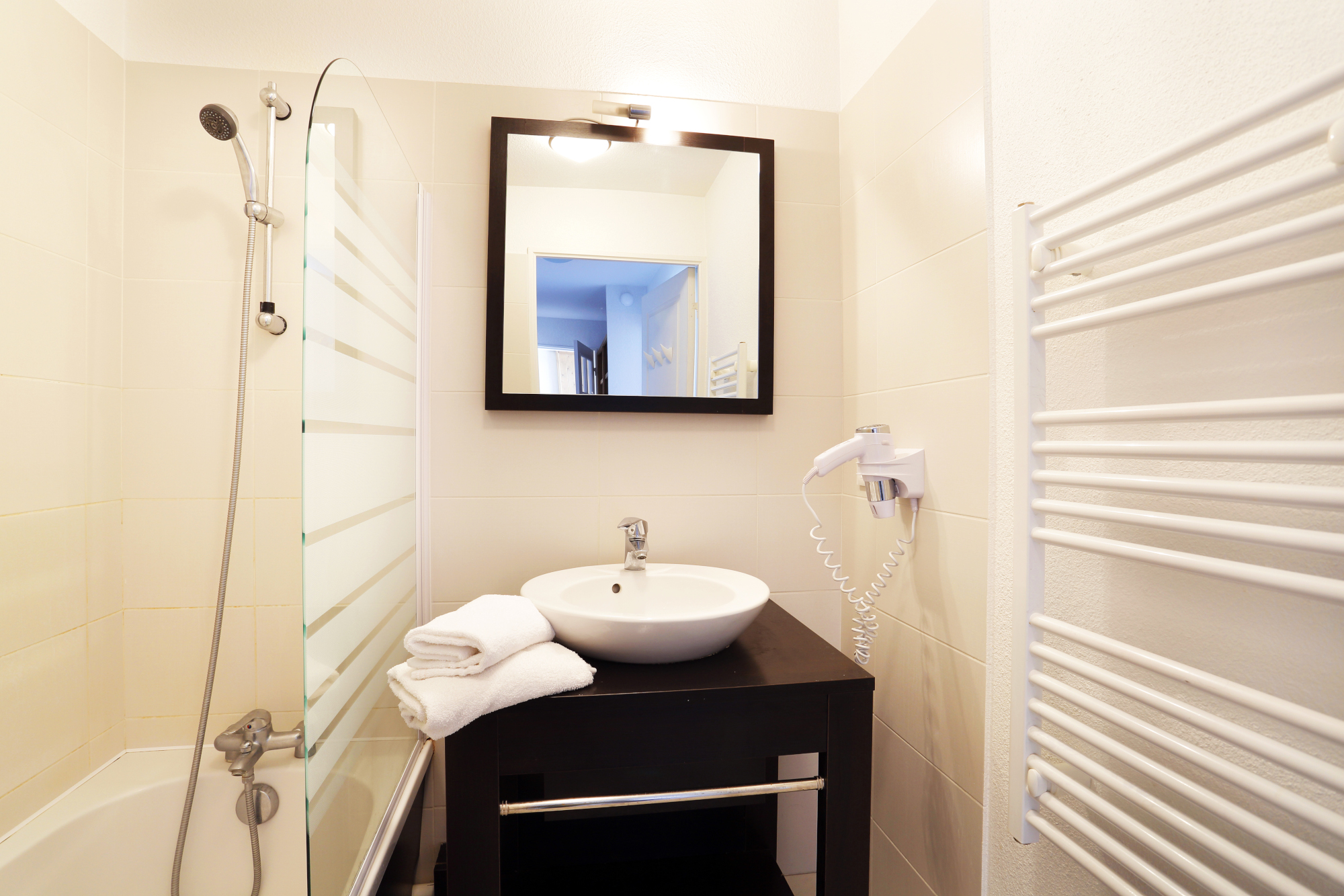 residence-aigle-bleu-salle-de-bain-serre-chevalier-briancon