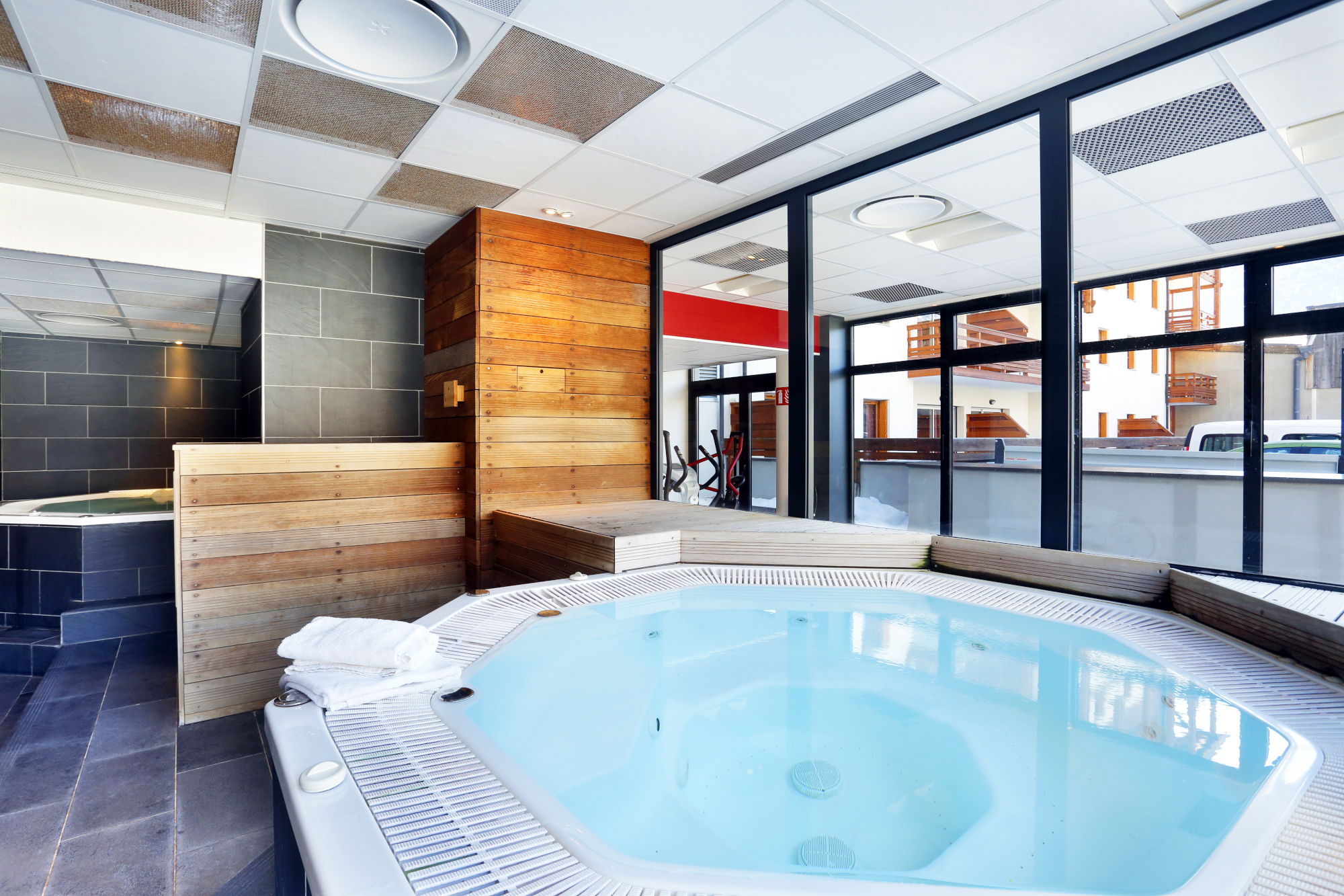 residence-aigle-bleu-spa-jacuzzi-serre-chevalier-briancon