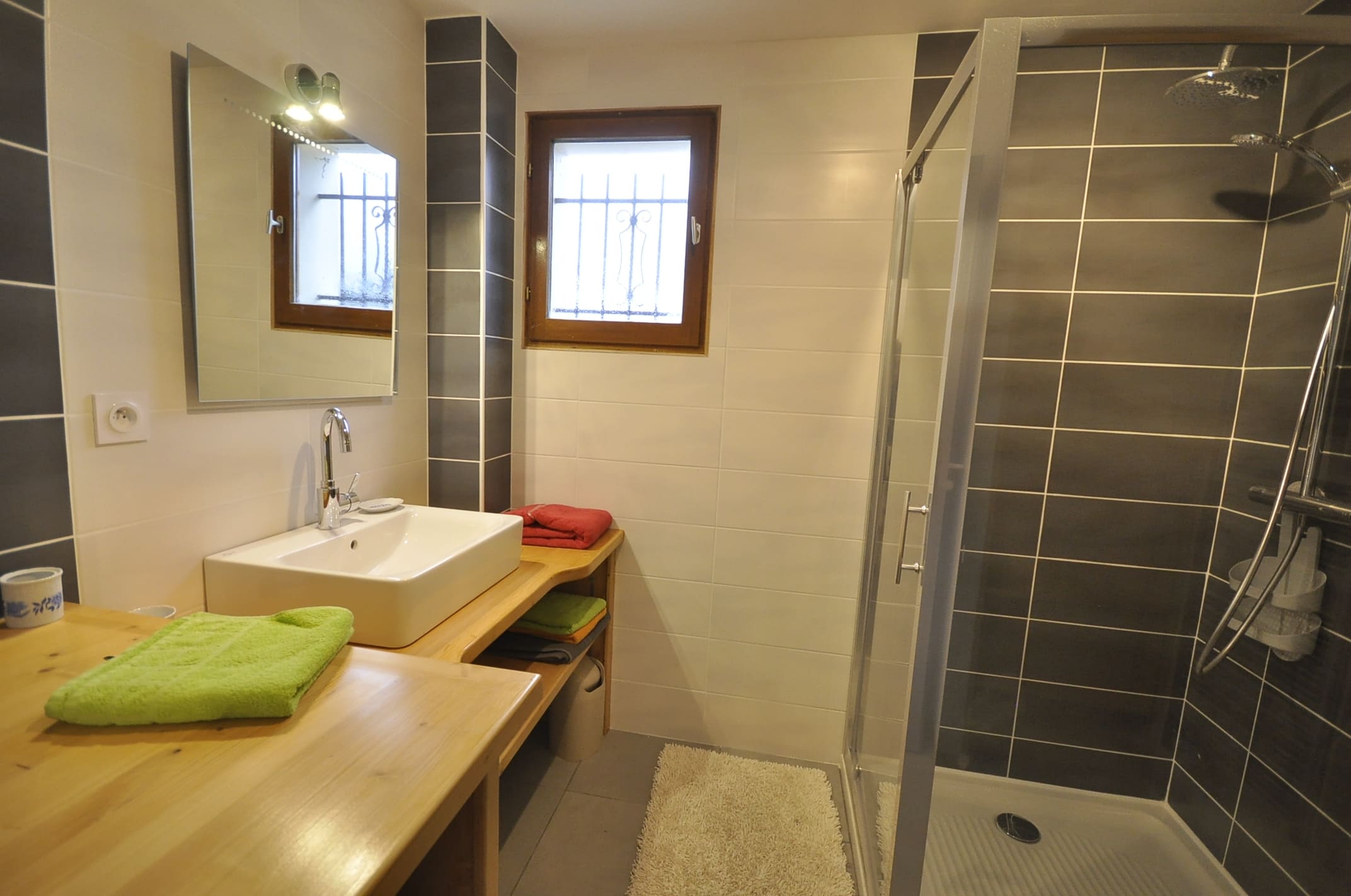 Salle de bain 2 PIECES ROUTE DES BAINS