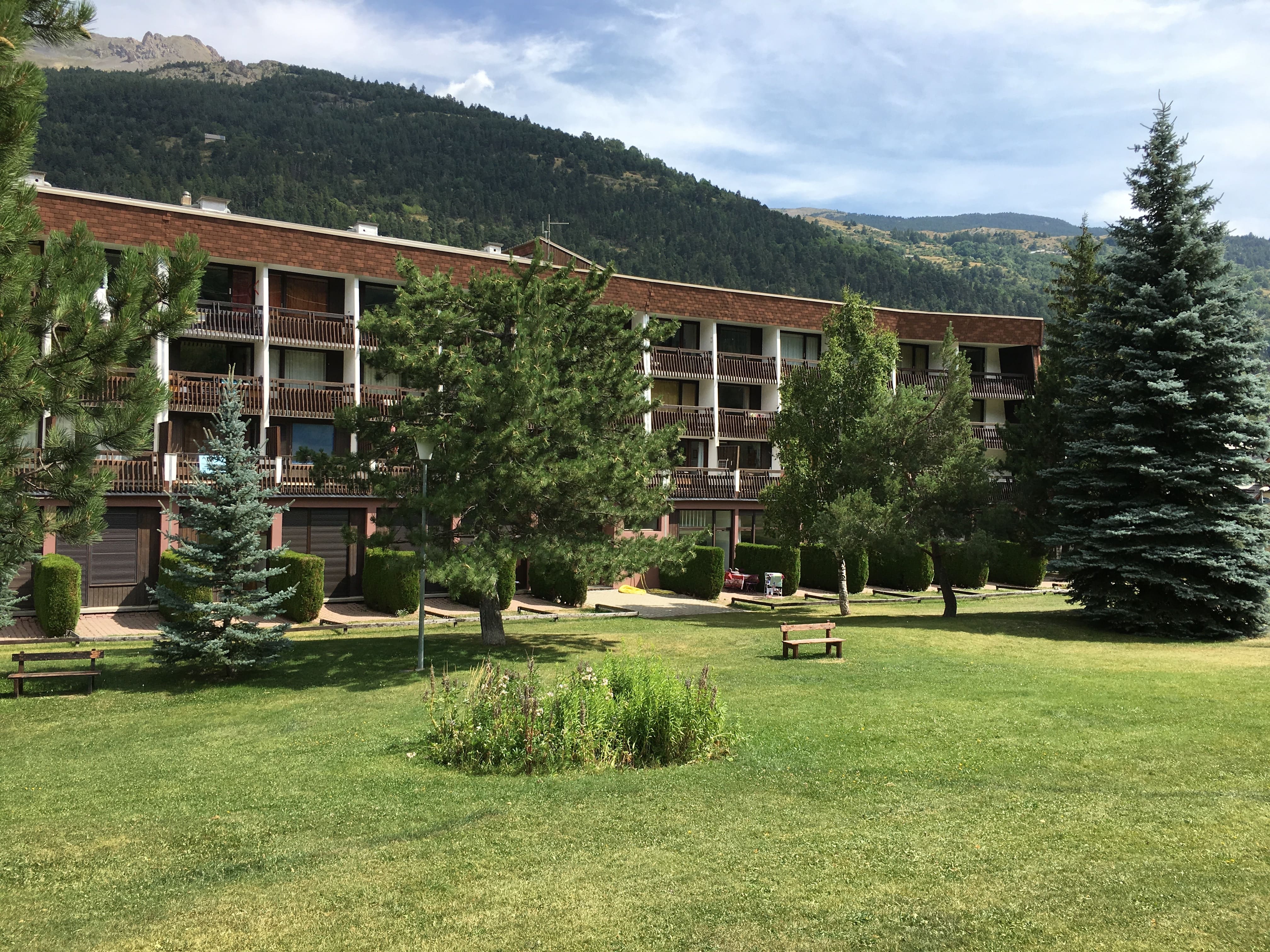 studio-cabine-aigle-noir-jan-8-ete-serre-chevalier-villeneuve-10837648